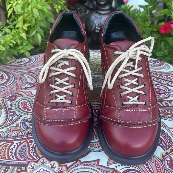 🏴󠁧󠁢󠁥󠁮󠁧󠁿 Vintage Dr. Martens MIE Red 7 Eye Casual Oxfords UK 5 - Picture 8 of 17